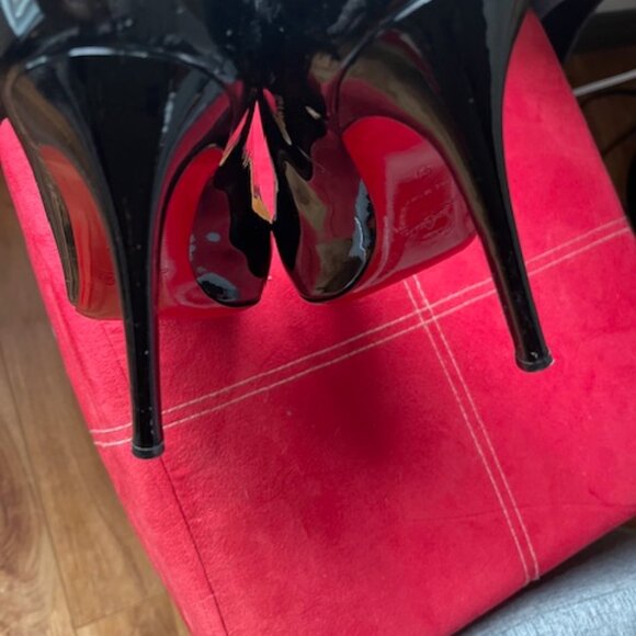 Black Louboutin pumps - Picture 6 of 11